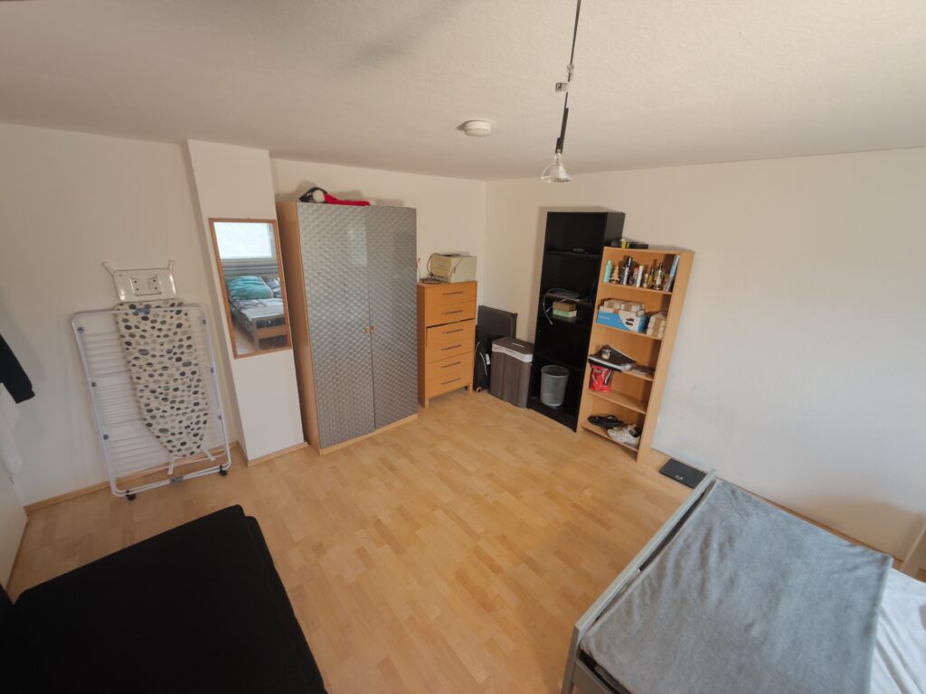 Zimmer Schwabenstube im Untergeschoss, Blick zum Garten