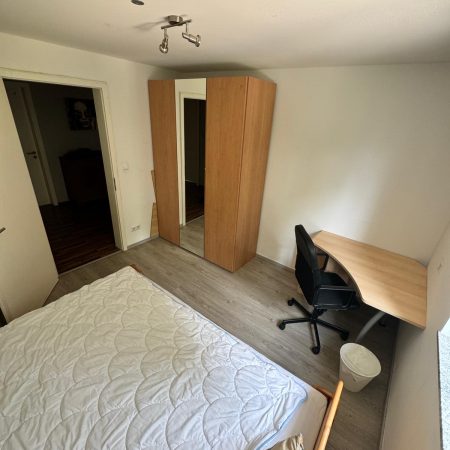 Zimmer Badnerland im Obergeschoss, Blick zum Schrank